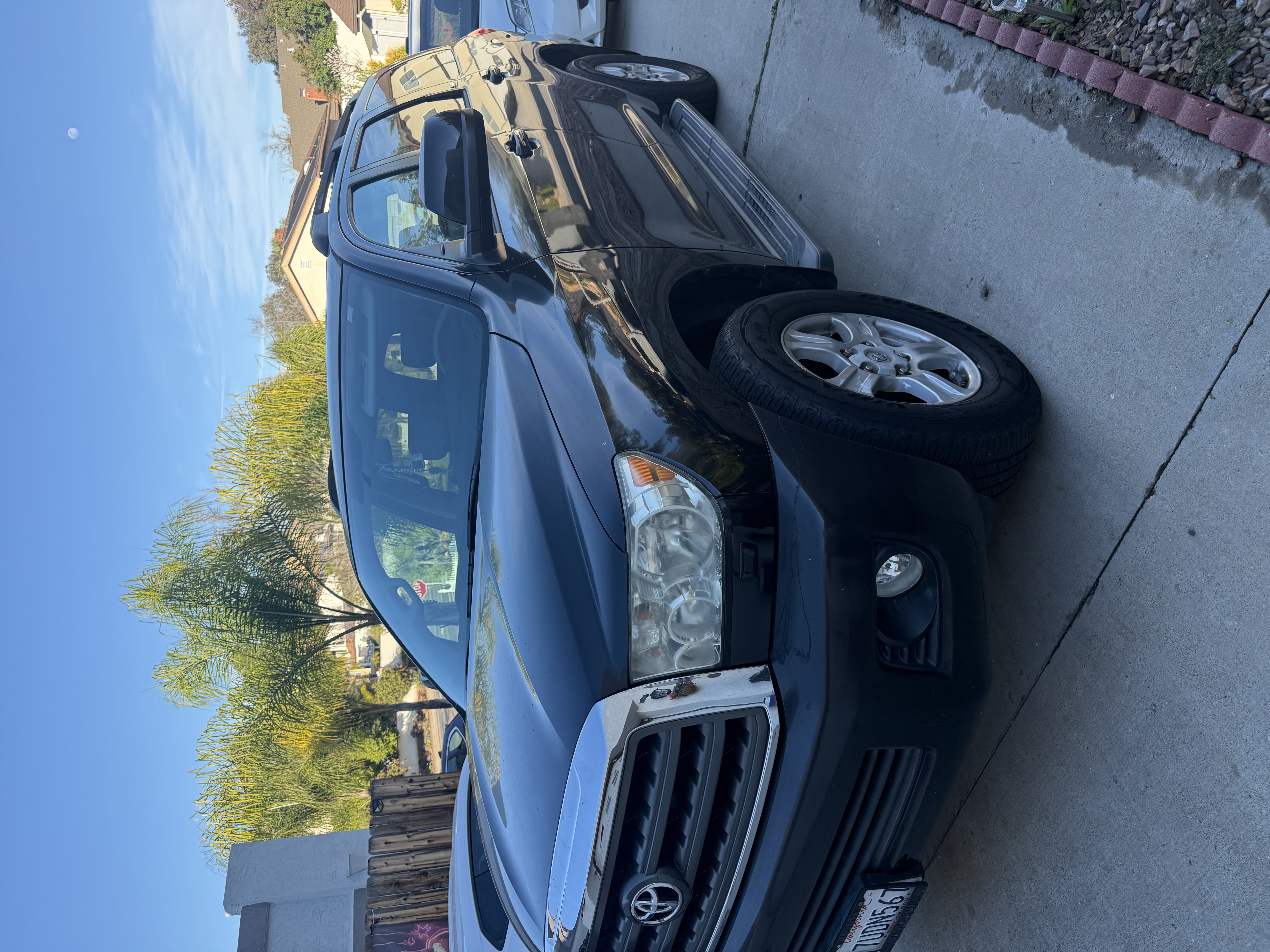 Used 2016 Toyota Sequoia SR5 RWD image 2