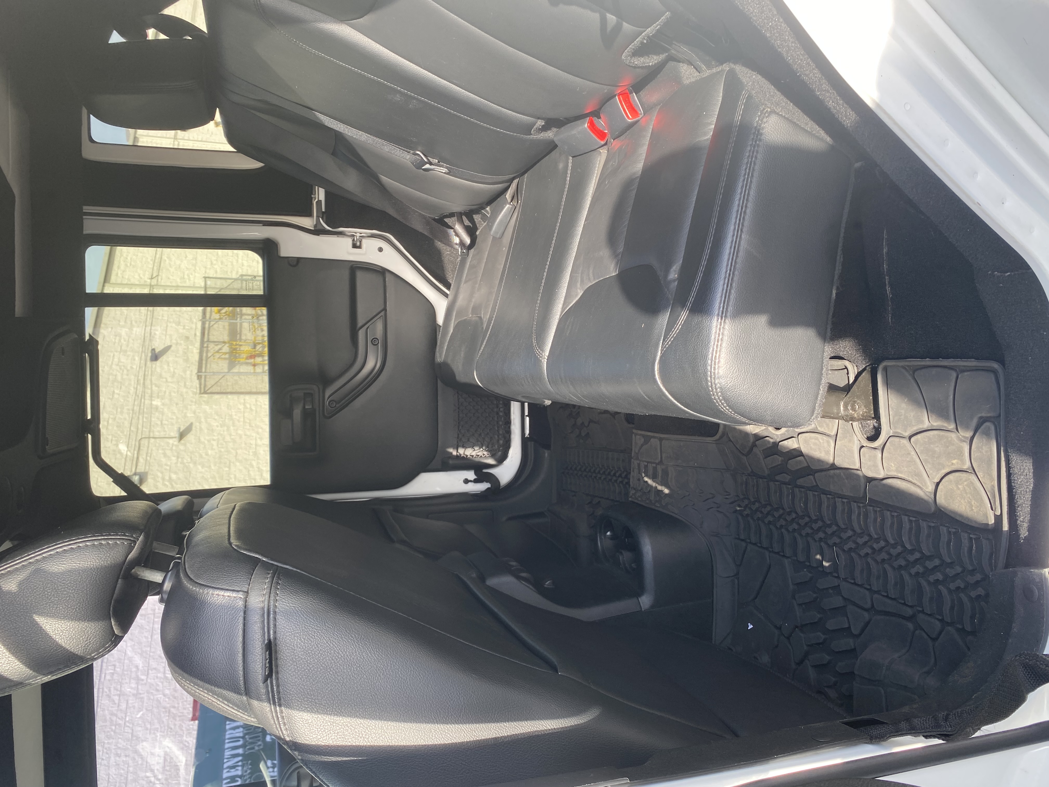 Used 2017 Jeep Wrangler Unlimited Sahara AWD/4WD image 15