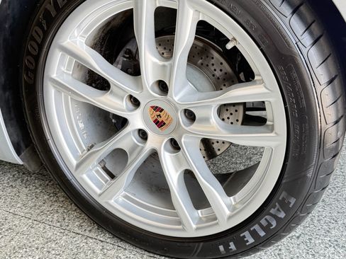 Used 2014 Porsche Boxster RWD image 18