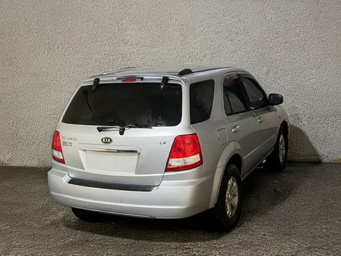 Used 2006 Kia Sorento 4WD image 5