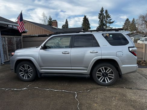 Used 2022 Toyota 4Runner Limited image 1