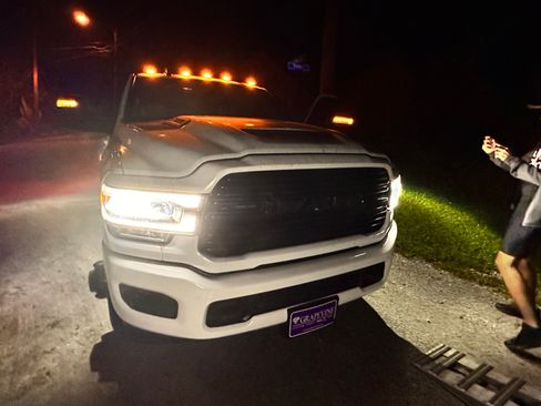 Used 2023 RAM 3500 Laramie w/ Night Edition image 17