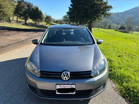 Used 2012 Volkswagen Golf 2-Door image 2