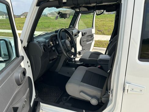 Used 2010 Jeep Wrangler Unlimited Sport AWD/4WD image 22