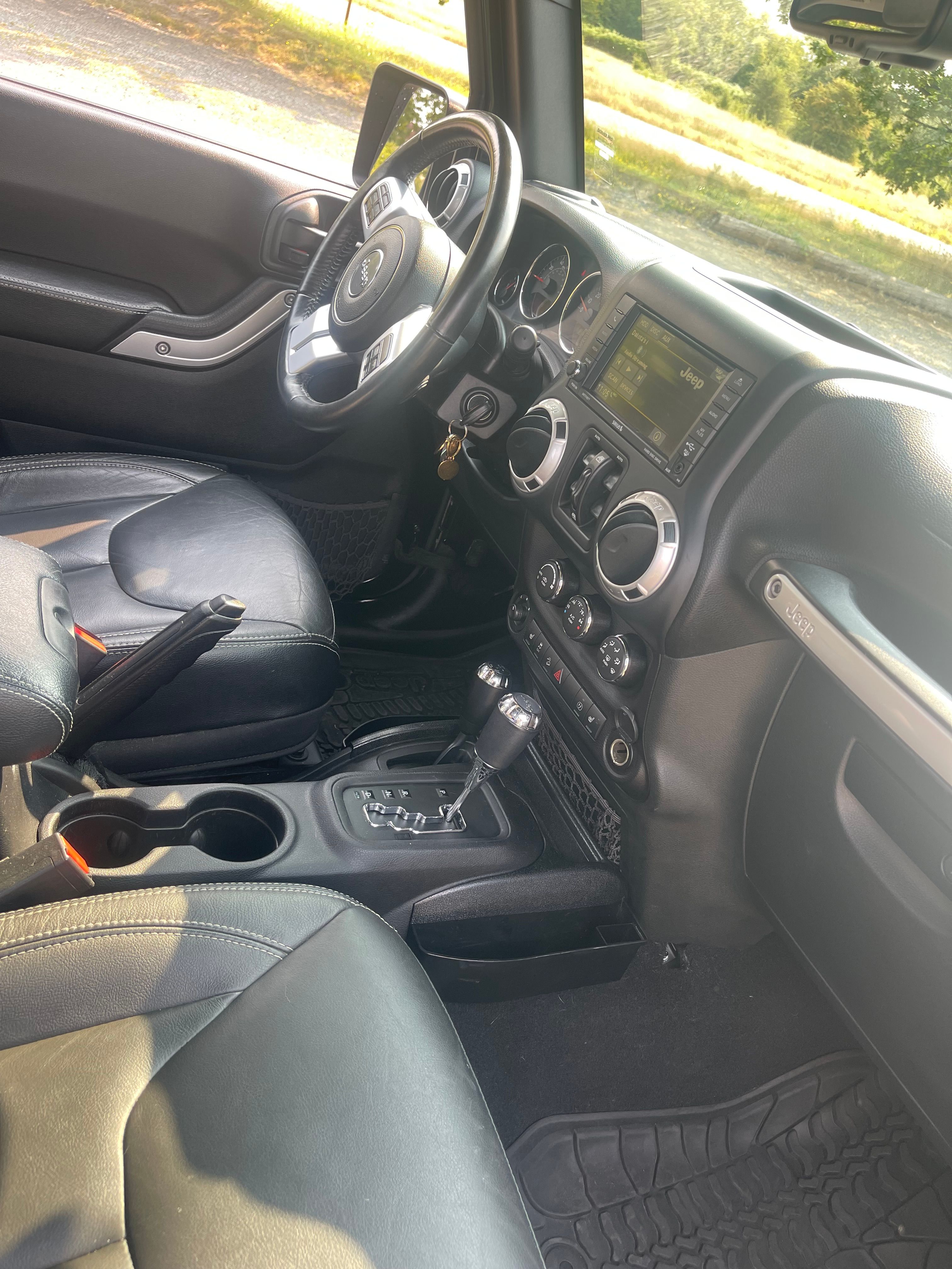 Used 2016 Jeep Wrangler Unlimited Rubicon AWD/4WD image 12