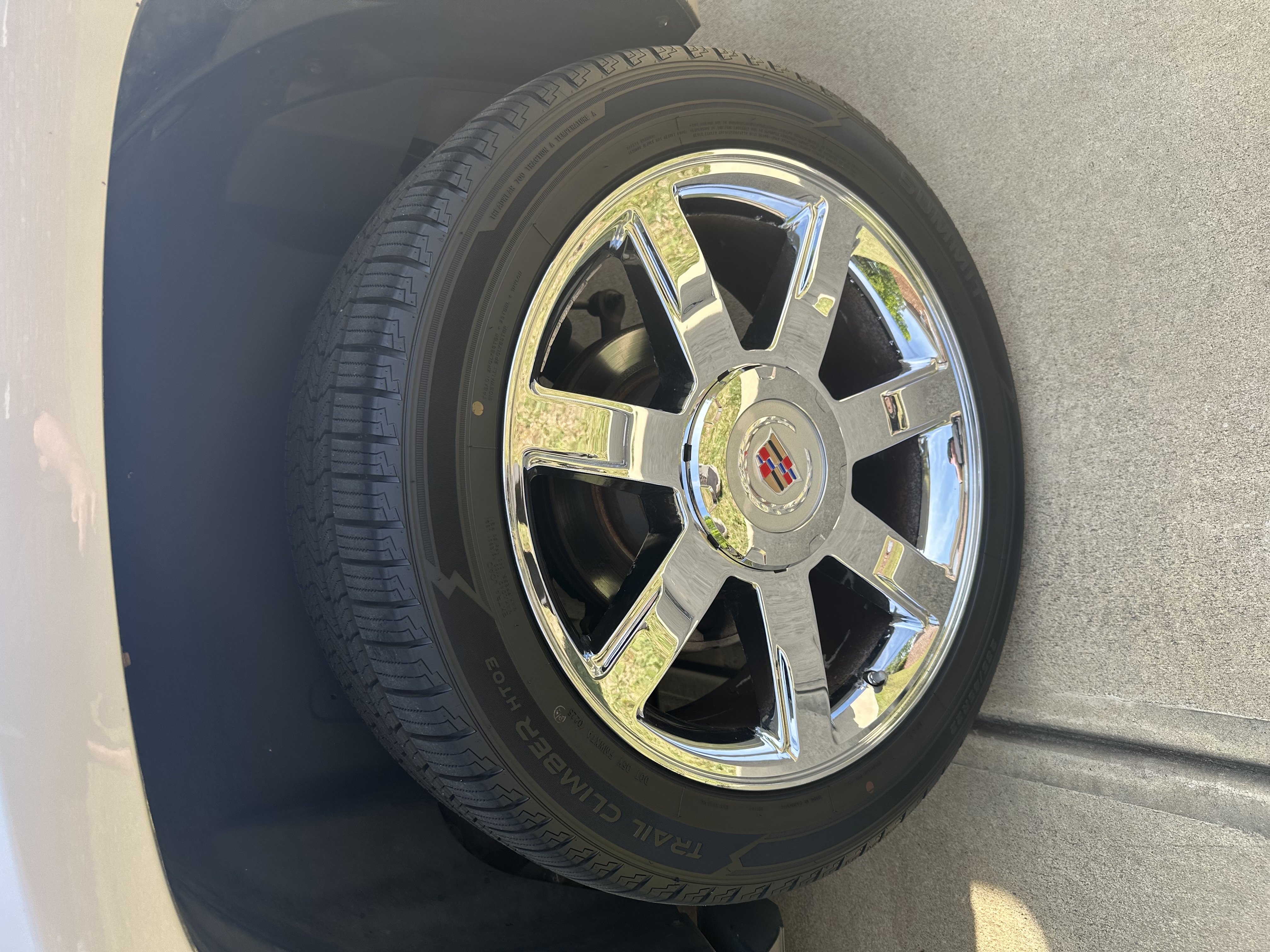 Used 2007 Cadillac Escalade EXT w/ Information Package AWD/4WD image 24