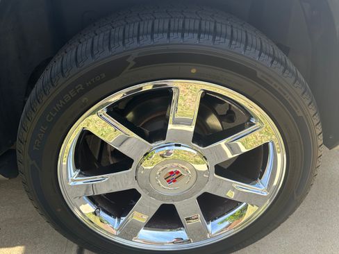 Used 2007 Cadillac Escalade EXT w/ Information Package image 24