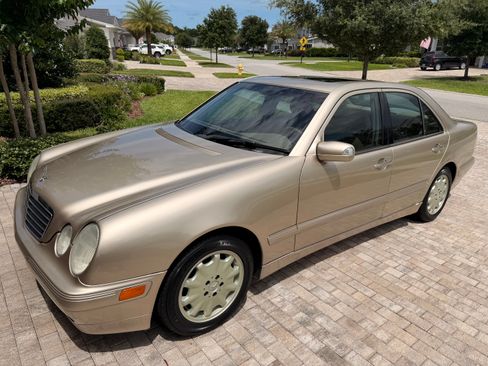 Used 2002 Mercedes-Benz E 320 Sedan image 2