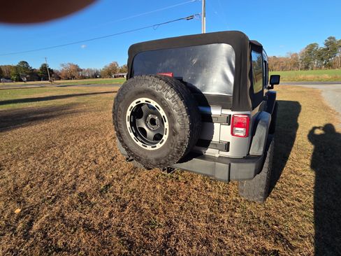 Used 2014 Jeep Wrangler Unlimited Sport w/ Quick Order Package 24S image 5