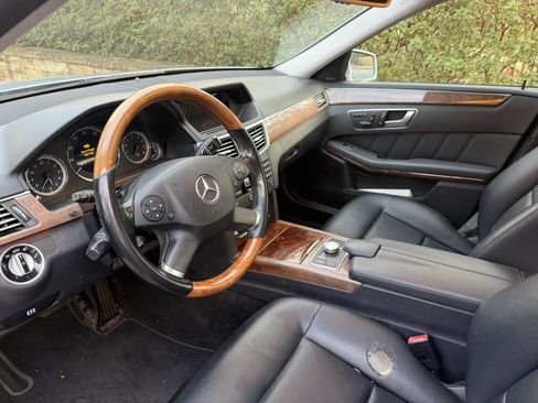 Used 2013 Mercedes-Benz E 350 4MATIC Sedan image 6