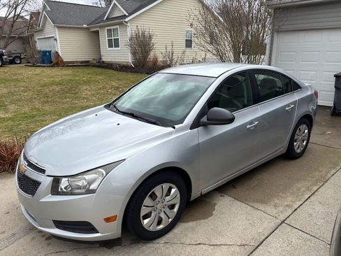 Used 2012 Chevrolet Cruze LS image 1