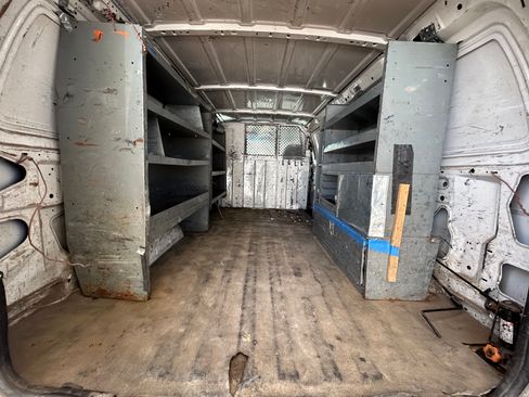 Used 2002 Ford E-350 and Econoline 350 Van image 8