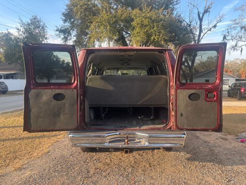 Used 2004 Ford E-350 and Econoline 350 XL image 15