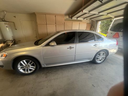 Used 2013 Chevrolet Impala LTZ FWD image 2