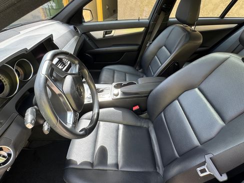 Used 2013 Mercedes-Benz C 250 Sedan image 8