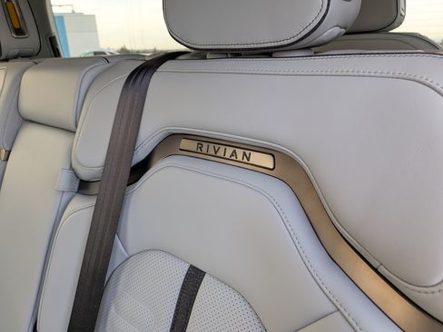 Used 2023 Rivian R1S Adventure image 17