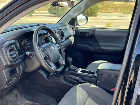 Used 2018 Toyota Tacoma SR image 14