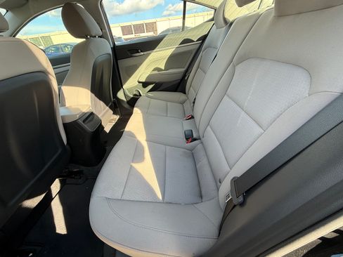 Used 2018 Hyundai Elantra SEL image 10