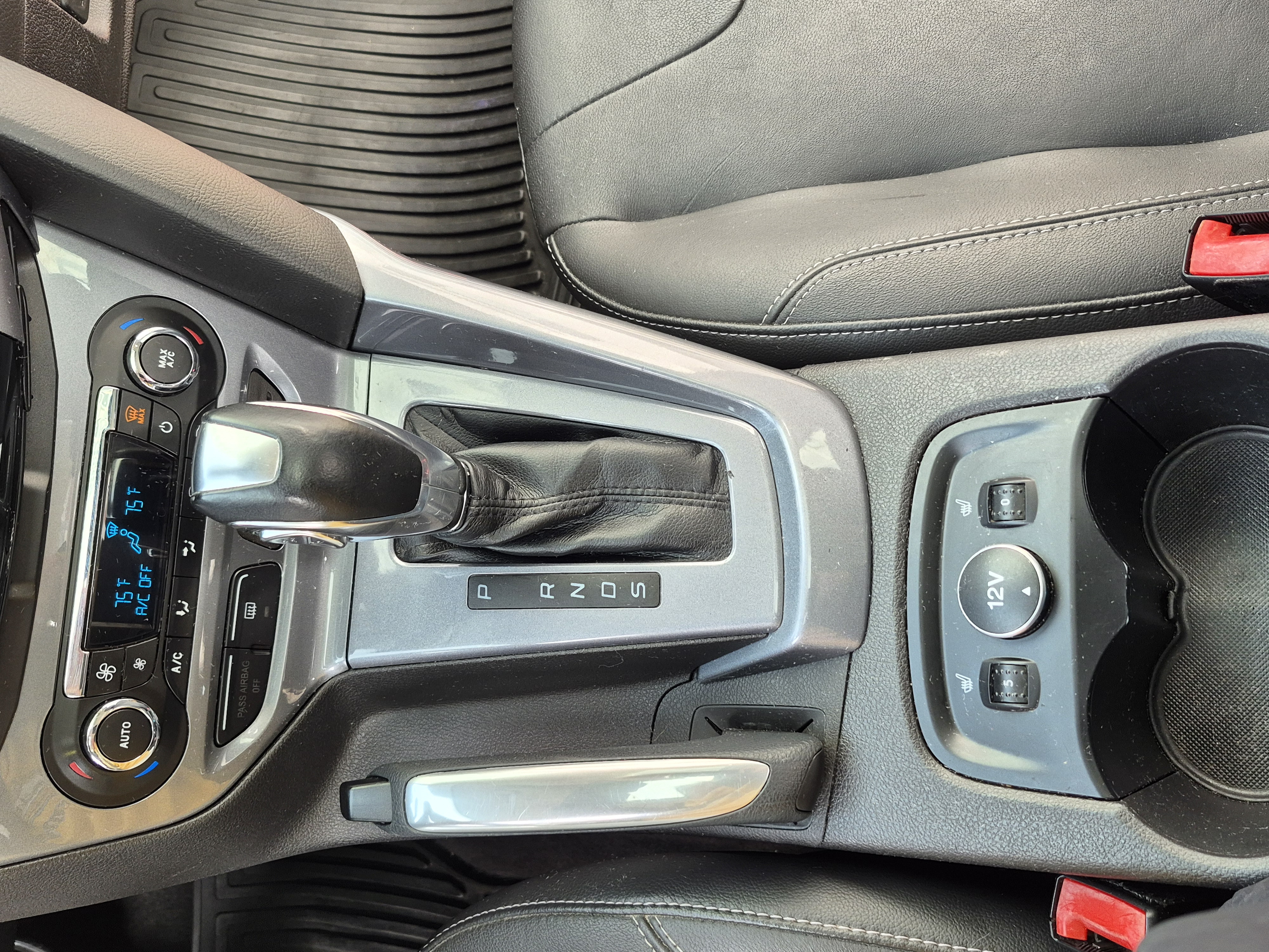Used 2012 Ford Focus Titanium FWD image 12