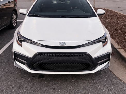 Used 2022 Toyota Corolla SE image 4