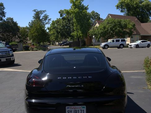 Used 2014 Porsche Panamera S RWD image 9
