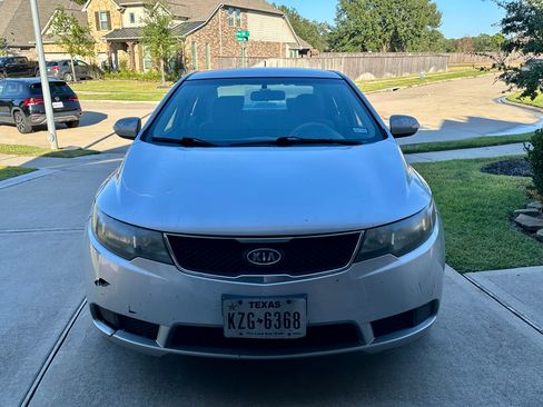 Used 2010 Kia Forte EX image 4