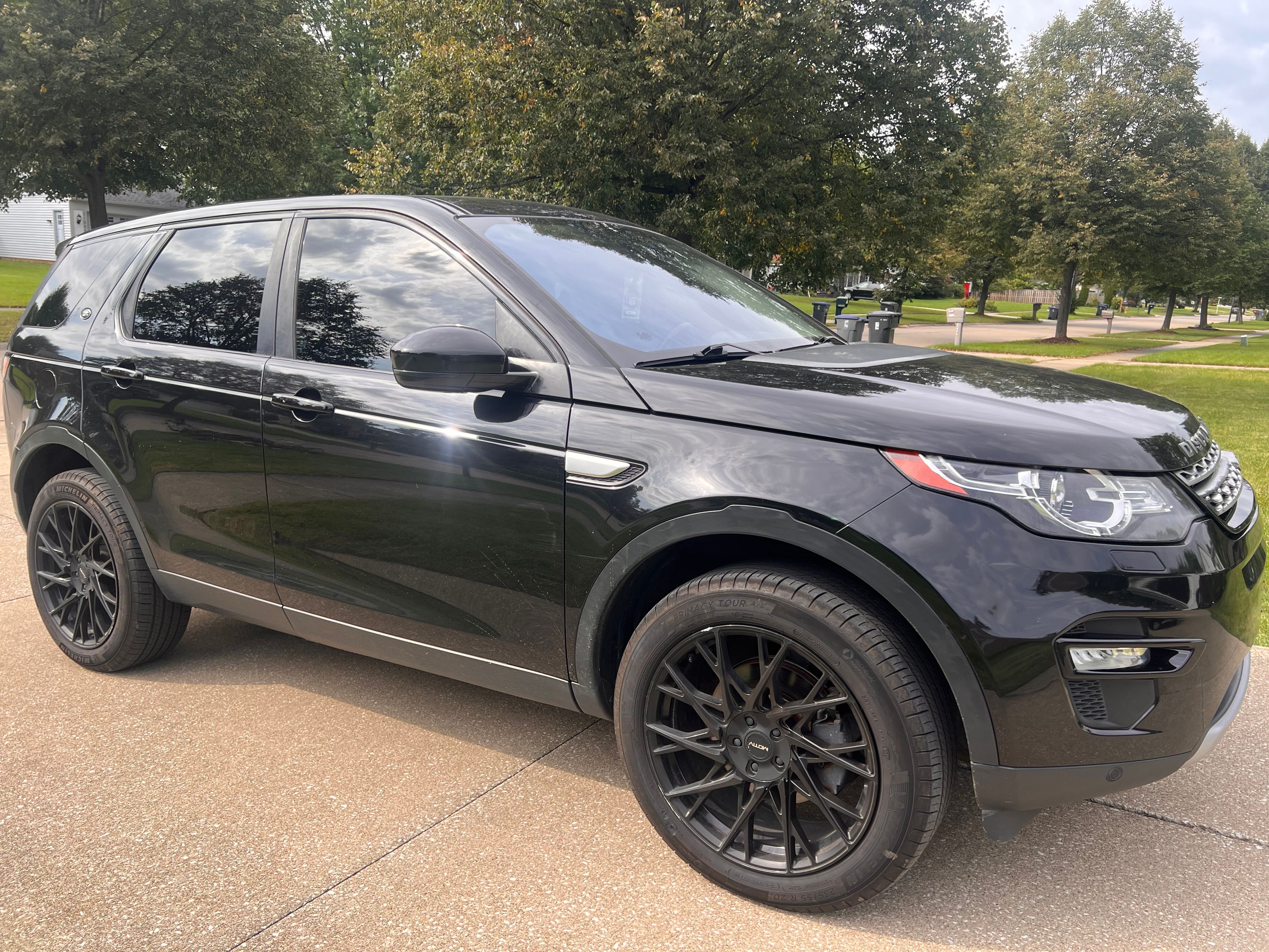 Used 2017 Land Rover Discovery Sport HSE AWD/4WD image 4