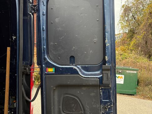 Used 2018 Ford Transit 250 130 Medium Roof image 12