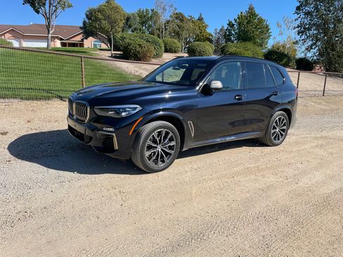 Used 2020 BMW X5 M50i image 1