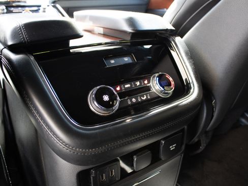 Used 2020 Lincoln Navigator Reserve image 16