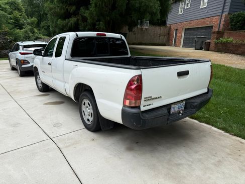 Used 2014 Toyota Tacoma 2WD Access Cab w/ Convenience Package image 4