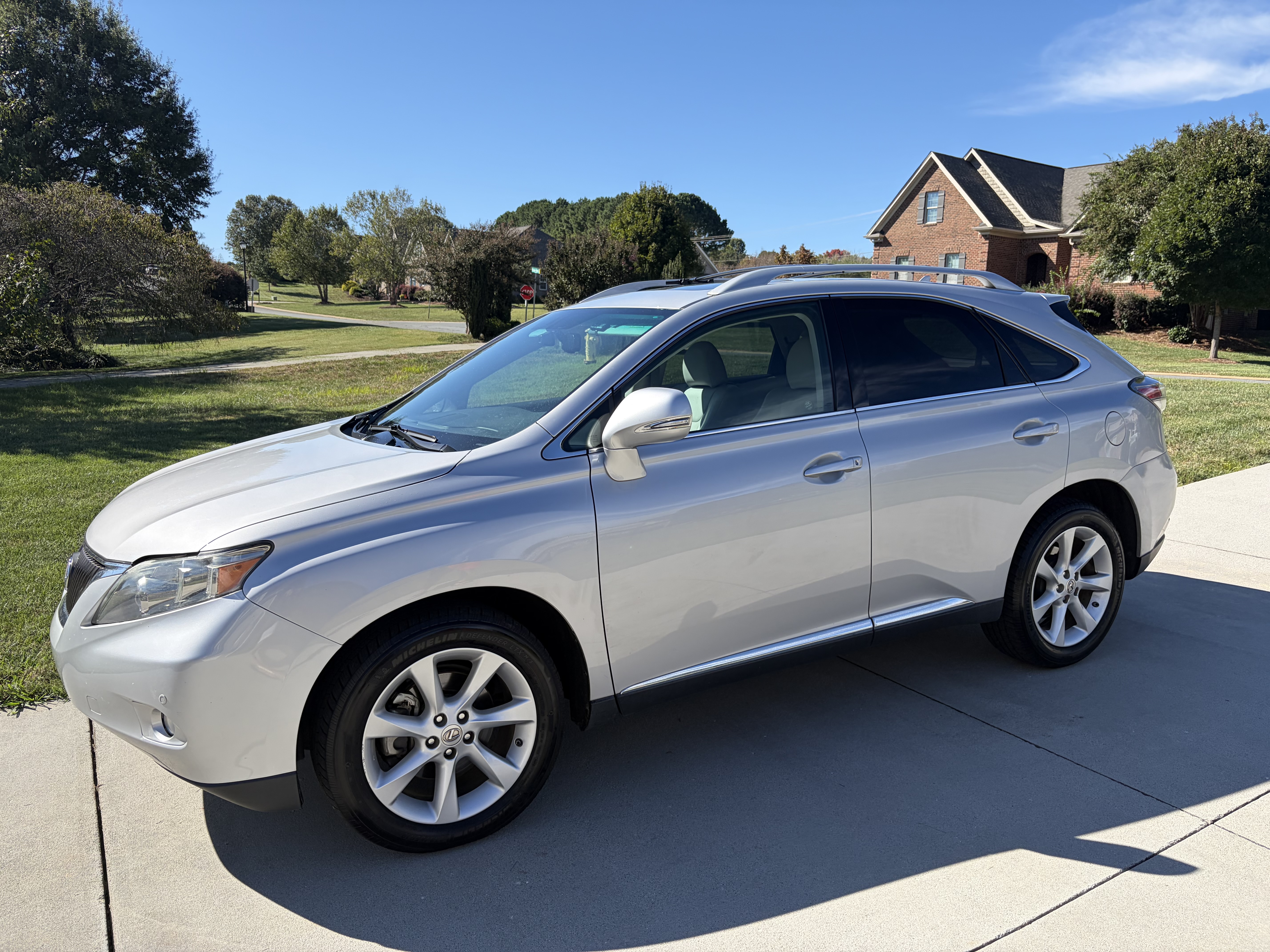Used 2011 Lexus RX 350 2WD w/ Premium Pkg image 1