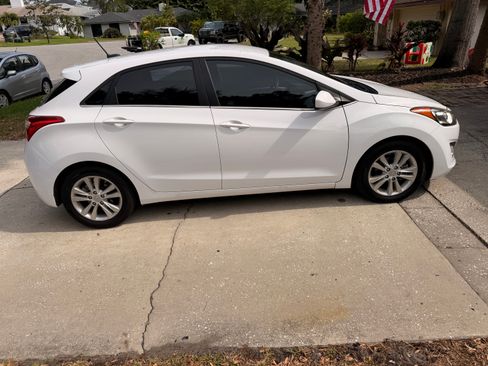 Used 2015 Hyundai Elantra GT FWD image 5