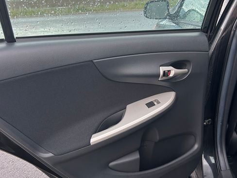 Used 2012 Toyota Corolla S FWD image 17
