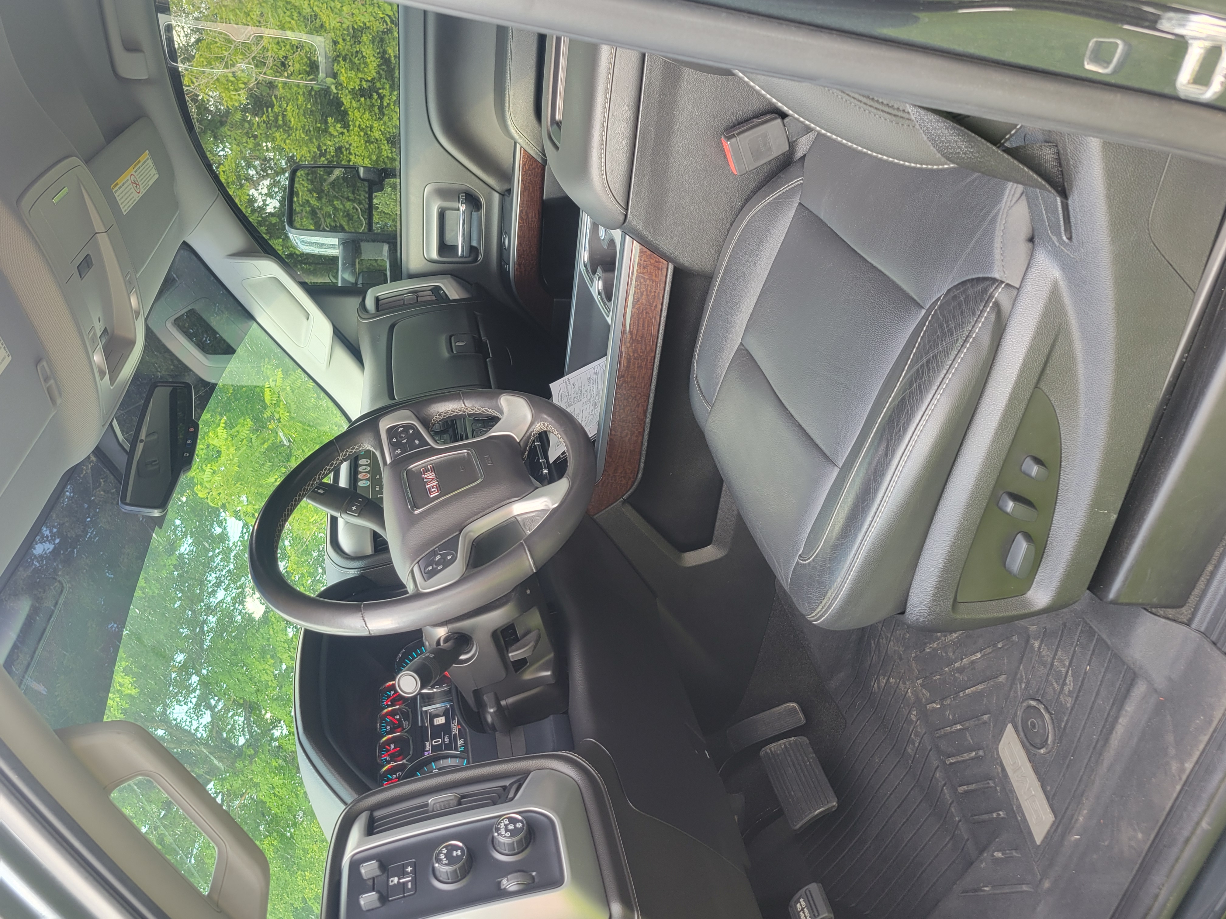 Used 2018 GMC Sierra 2500 SLT w/ Duramax Plus Package AWD/4WD image 12