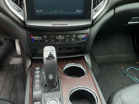 Used 2019 Maserati Ghibli S Q4 AWD/4WD image 16