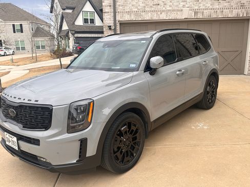 Used 2021 Kia Telluride SX w/ SX Prestige Package image 5