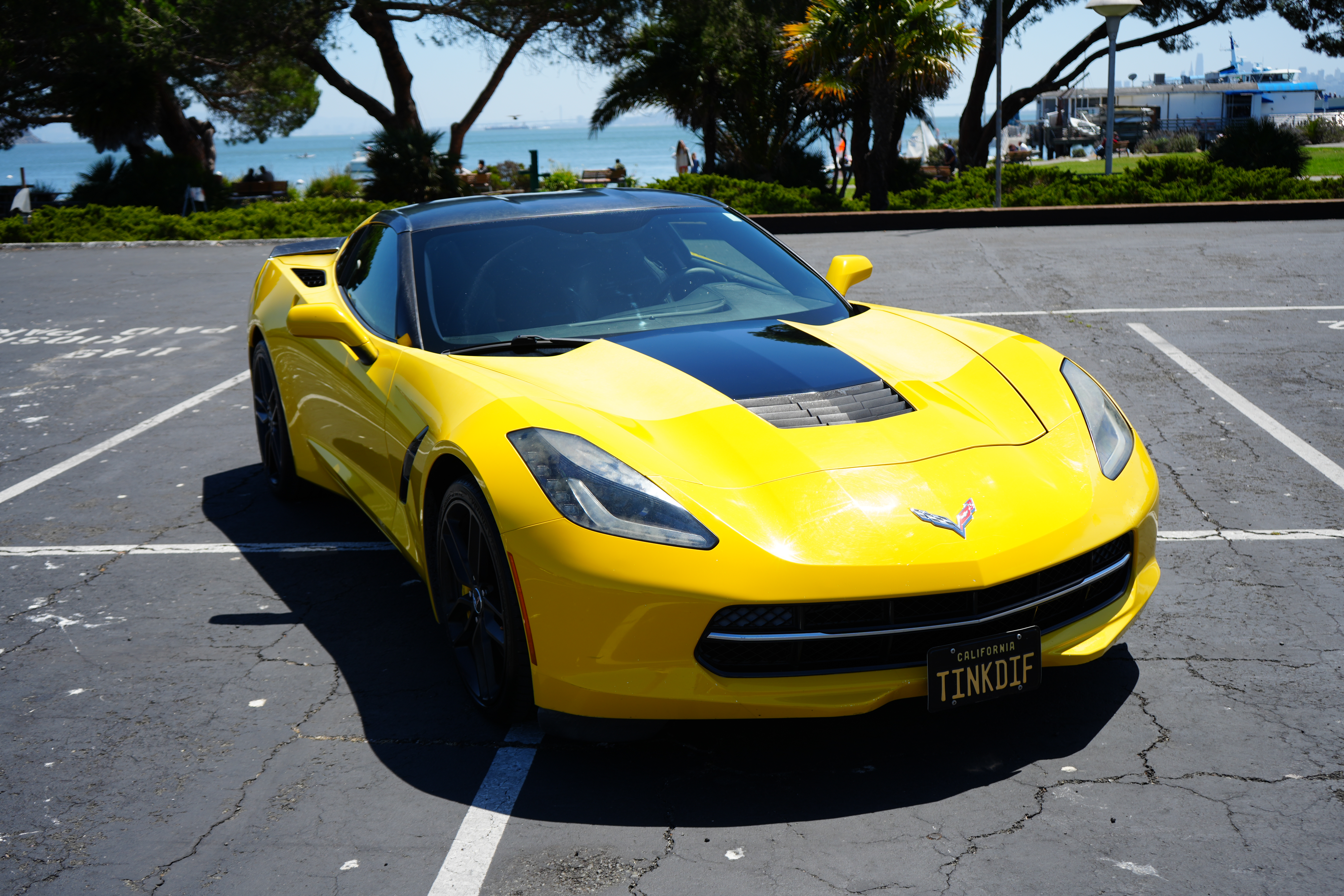 Used 2015 Chevrolet Corvette Stingray Coupe RWD image 1