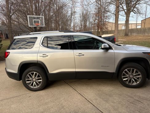 Used 2019 GMC Acadia SLE w/ LPO, Floor Liner Package image 4