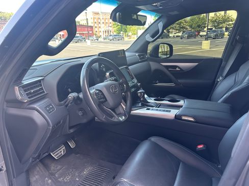 Used 2024 Lexus LX 600 F Sport AWD/4WD image 17