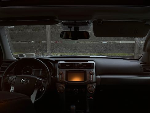 Used 2014 Toyota 4Runner SR5 Premium image 11