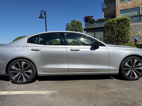 Used 2022 Volvo S60 B5 Momentum w/ Premium Package AWD/4WD image 5