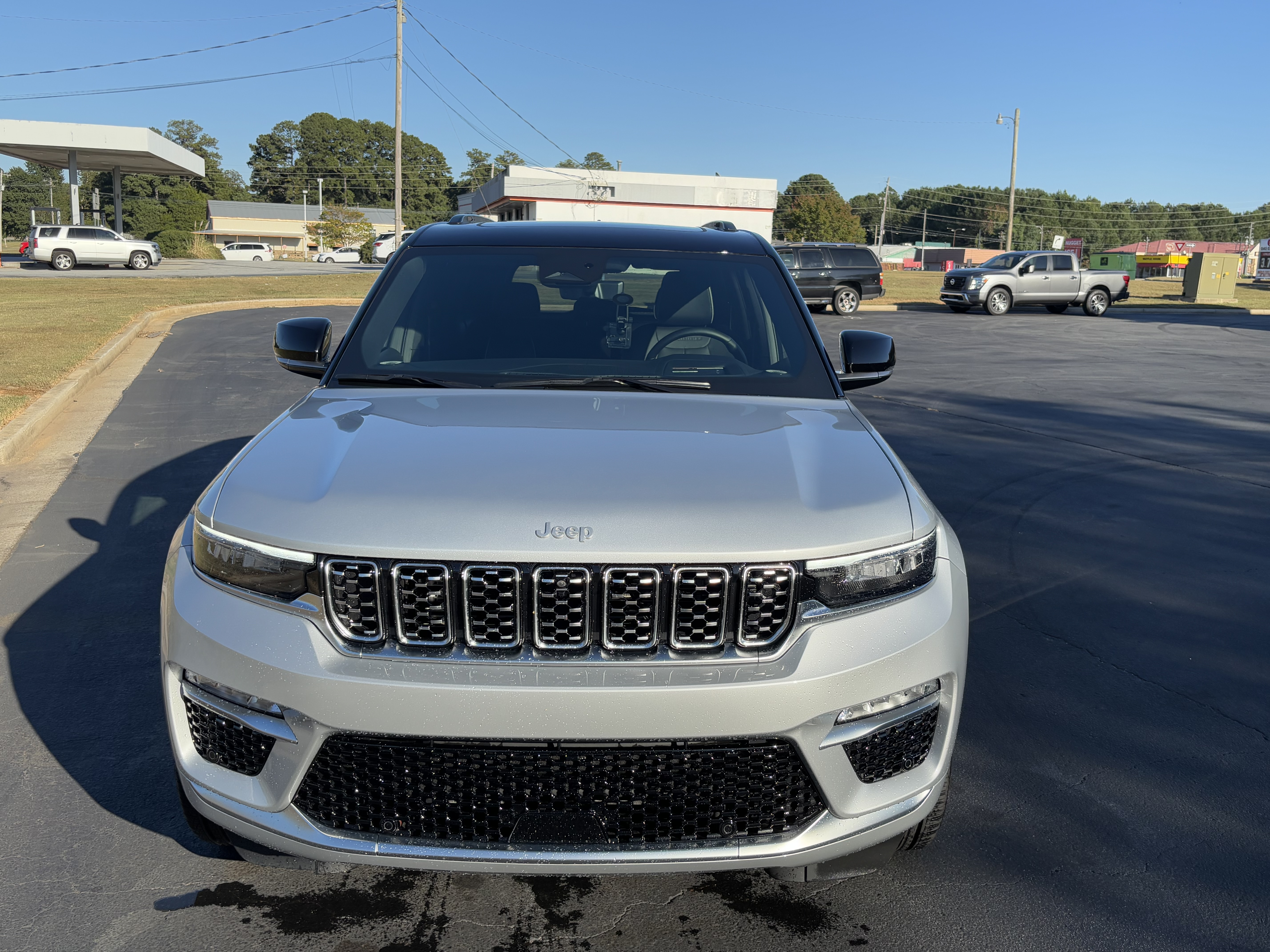 Used 2025 Jeep Grand Cherokee Summit w/ Adv Protech Group IV AWD/4WD image 4
