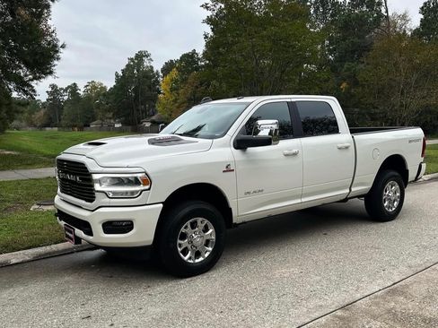 Used 2023 RAM 2500 Laramie AWD/4WD image 2