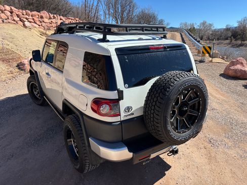 Used 2014 Toyota FJ Cruiser 4WD w/ Upgrade Package image 13