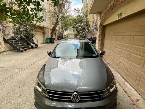 Used 2016 Volkswagen Jetta SEL Premium image 10