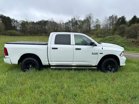Used 2017 RAM 1500 Express AWD/4WD image 5