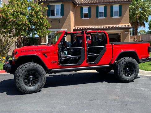 Used 2020 Jeep Gladiator Launch Edition image 5