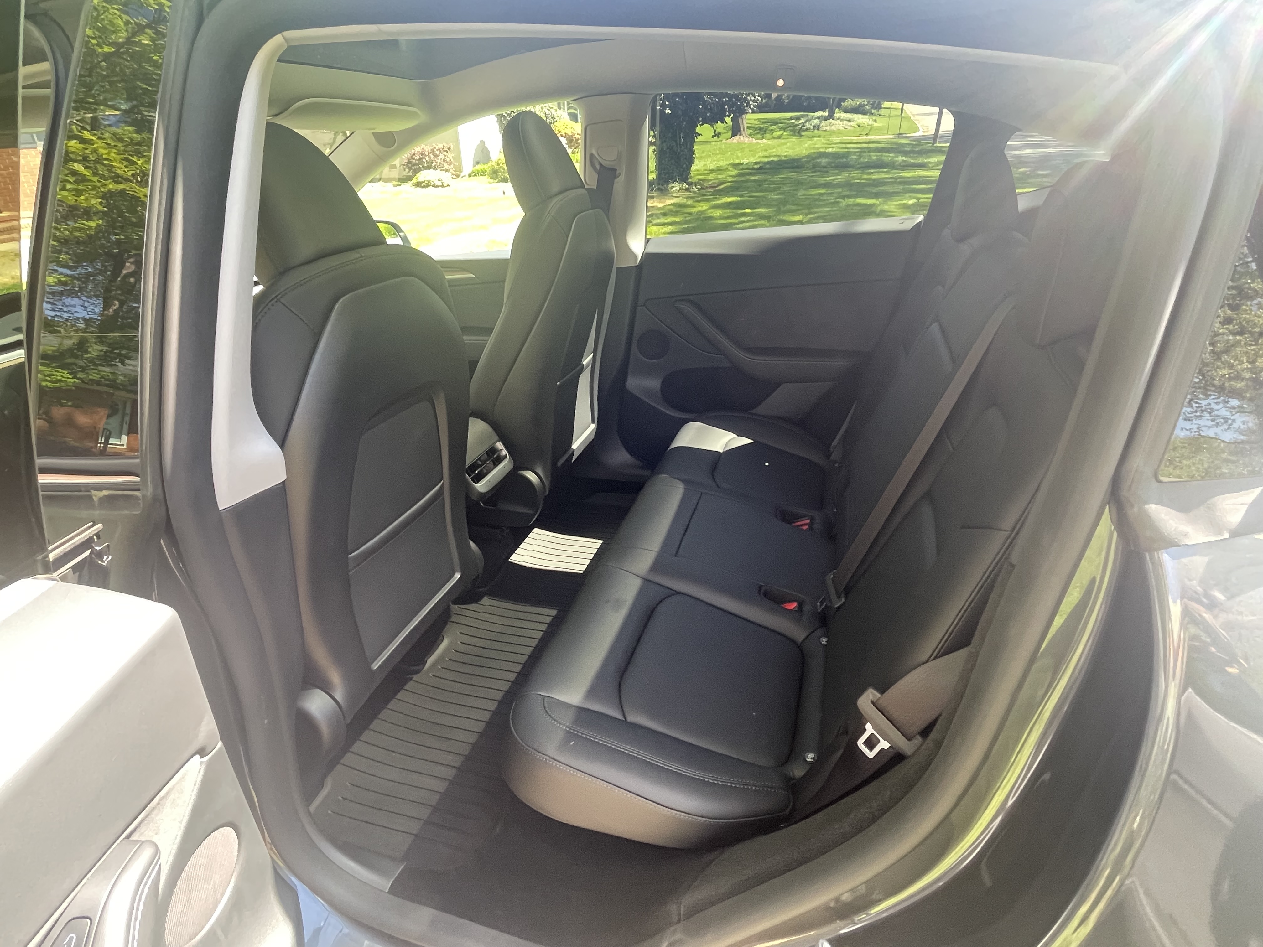 Used 2023 Tesla Model Y Long Range AWD/4WD image 8