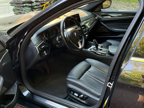 Used 2017 BMW 530i xDrive AWD/4WD image 18